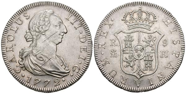 46 - CARLOS III (1759-1788). 8 Reales. (Ar. 27,12g/41mm). 1772. Madrid JP. (Cal-2019-1062). Encapsulada por NGC MS61. Rayas en anverso. Flan grande. Extraordinaria pieza con restos de brillo original, muy rara así.<BR><BR>La moneda de busto.<BR><BR>Mediante la Real Disposición de 1772, Carlos III ordenó que en las nuevas monedas, tanto las que circulaban por España como por América, apareciera su retrato de perfil con variante peninsular e indiana. Se trataba de unificar, a pesar de esa variante en el retrato, el criterio y acabar con la dualidad en los diseños entre ambas monedas. En su artículo III, y referente a las monedas de plata, cita: “tendrá en el anverso mi real Busto vestido a la heroica, con clámide y laurel”, muy en la línea de los emperadores romanos, mientras que para las peninsulares aclara que “llevará mi real Busto desnudo con una especie de manto real”. El autor de los bocetos y matrices fue Tomás Francisco Prieto, grabador principal de la Real Casa de la Moneda de Madrid. A partir de estos momentos los retratos de los diferentes monarcas se suceden y cual pintores de cámaras, cada rey confía su retrato a expertos grabadores; al mítico Prieto, y tras la llegada al trono de Carlos IV, le sucede su alumno y yerno Pedro González de Sepúlveda, el cual recibe el encargo de abrir las matrices para la acuñación de las monedas con la efigie del nuevo soberano. Éste, siguiendo lo dispuesto en la Pragmática de 1772 continuó con la dualidad de bustos, peninsular e indiano, con diseños muy en la línea de su antecesor aunque Ramón María Serrera en  La introducción de la “moneda de busto” en España e Indias cita una interesante novedad entre ambos: “(…) Hay, sin embargo, una curiosa diferencia entre los bustos para Indias de Prieto y de González Sepúlveda, ya que el primero plasmó a Carlos III con la fíbula y la hombrera de la armadura a la derecha del campo de la moneda, mientras que Pedro González Sepúlveda las situó a la izquierda del busto de Carlos IV. Es el grado de torsión o giro del cuello sobre los hombros el que marca la diferencia”.<BR><BR>El grabador del siguiente busto, ya con Fernando VII, fue el no menos conocido Félix Sagau y Dalmau. Sagau trabajó con un hándicap que los anteriores grabadores no tuvieron: la caótica situación política del país que arrastró también a la numismática al mismo caos. Serrera acierta de lleno al escribir que: “Entre los años 1808 y 1811 llegaron a circular por los dominios del monarca ausente más de cinco bustos en las monedas: el de José I Bonaparte, el de Carlos IV con la leyenda de Fernando VII, el busto “indio” de la ceca de Lima, el busto “almirante” de la ceca de Santiago de Chile y el llamado busto “imaginario” de la Casa de la Moneda de México. Aquello era un caos que planteaba también problemas políticos por cuanto nadie sabía quién era y cómo era realmente el monarca reinante”.<BR>El grabador barcelonés rompió la tendencia de la dualidad de retratos y creo un tipo único prevaleciendo el indiano de cabeza laureada también para la moneda acuñada en la península. Con la excepción del busto conocido como “cabezón”, obra también de Sagau, y que fue diseñado para las acuñaciones del Trienio Liberal, el tipo laureado y de claro estilo clasicista se mantuvo prácticamente invariable hasta el fallecimiento del monarca en 1833. <BR> - 1.000€